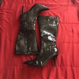 Black sequins boots